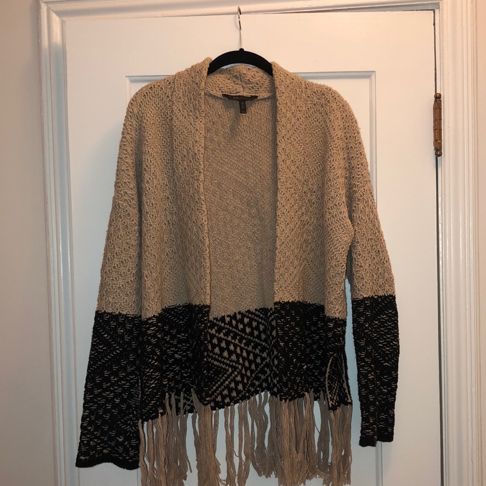 BCBG open cardigan w/fringe